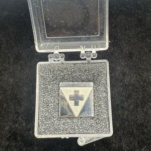 Swiss International Air Lines (SWISS), the flag carrier of Switzerland pin